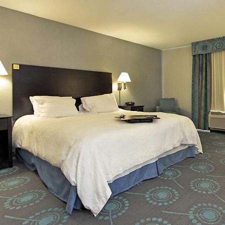 Hampton Inn Defiance Екстериор снимка