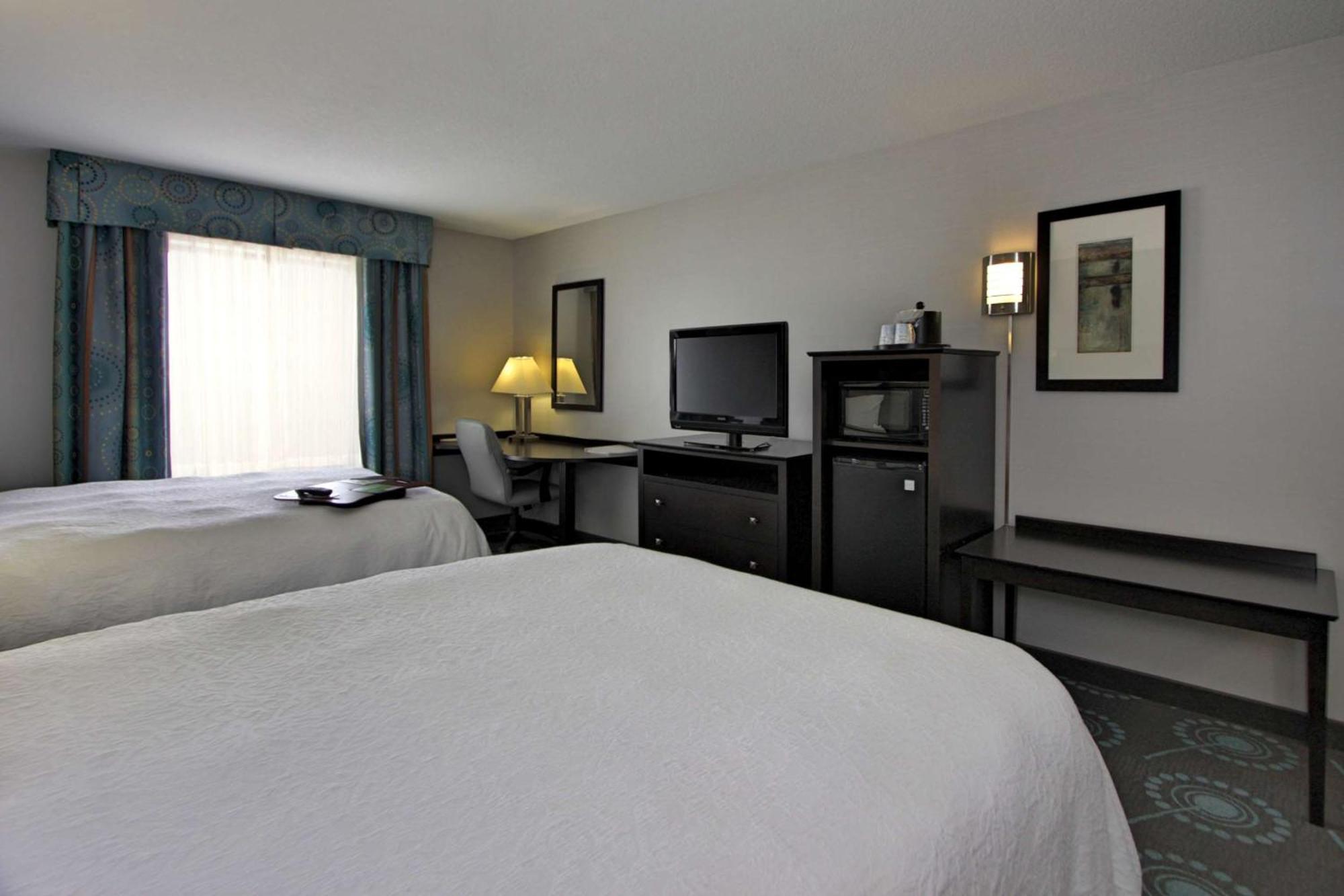 Hampton Inn Defiance Екстериор снимка