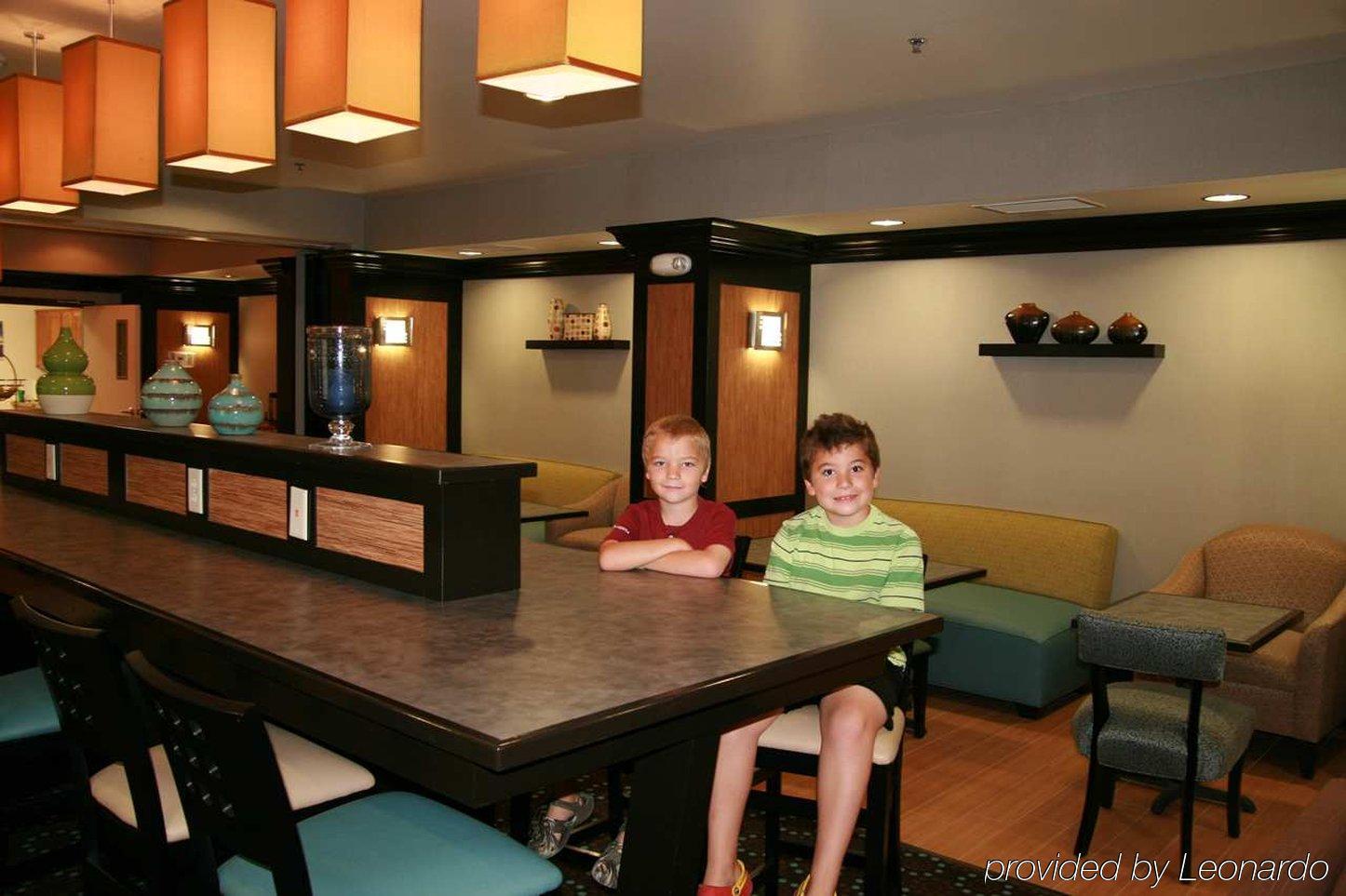 Hampton Inn Defiance Интериор снимка